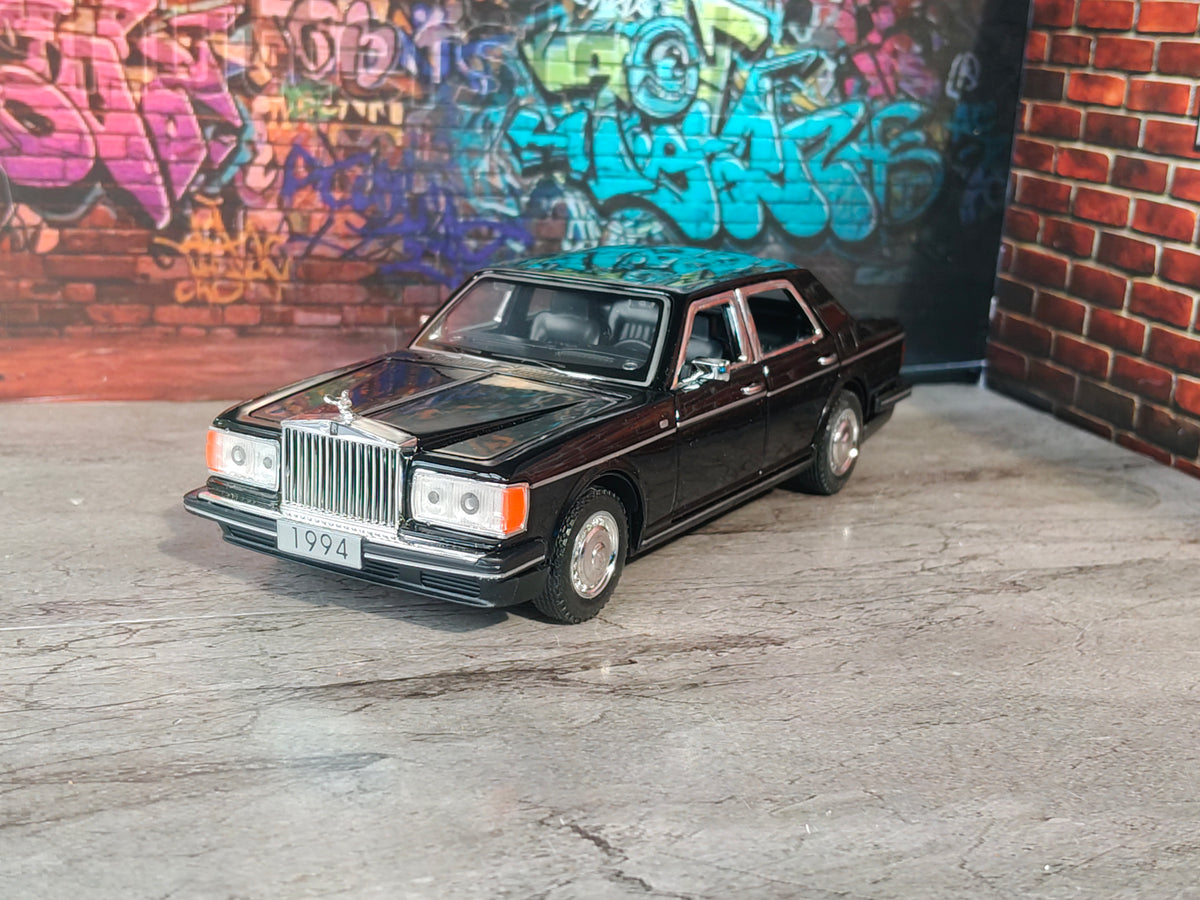 NO:22 ROLLS ROYCE SILVER SPUR 1:32 SCALE