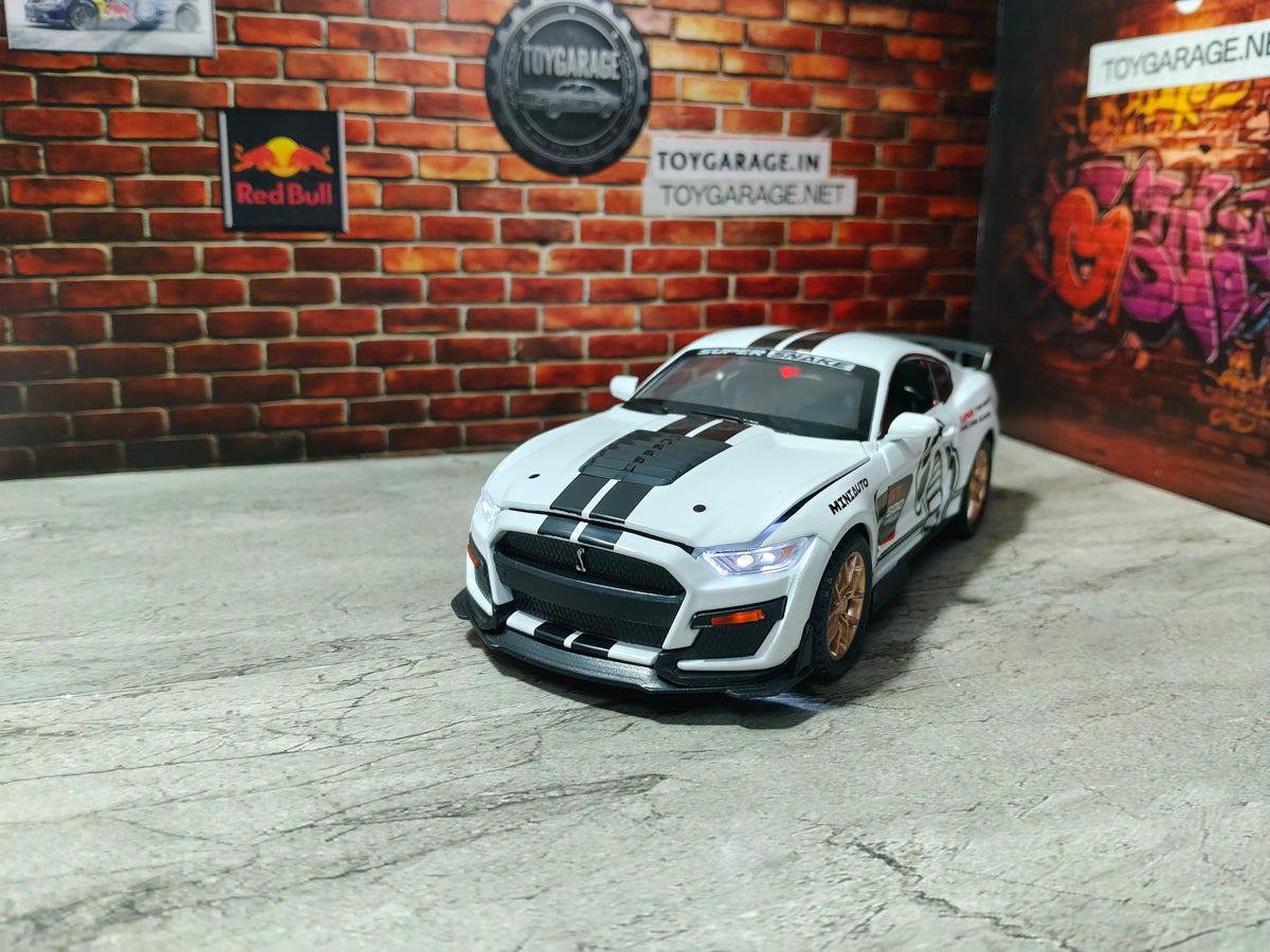 NO:7 MUSTANG SHELBY GT500 1:32 SCALE