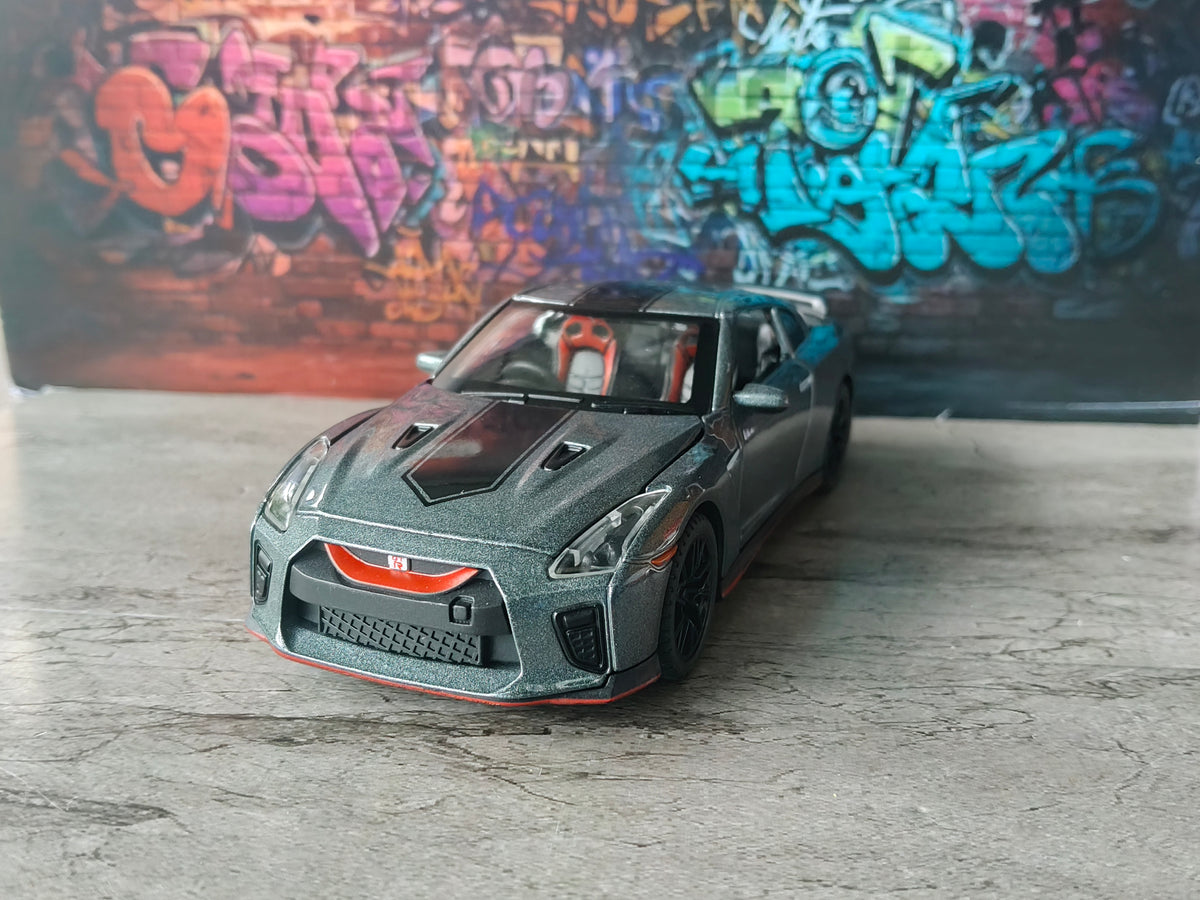 NO:30 NISSAN GTR R35 1:32 SCALE