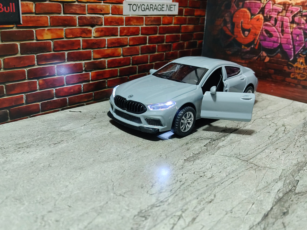 NO:6 BMW M8 T2 1:32 SCALE
