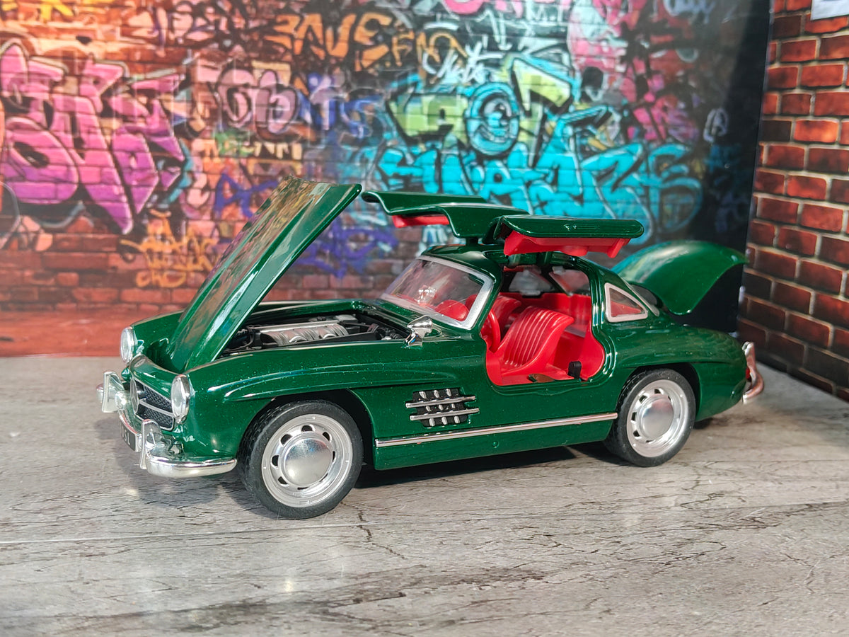NO:37 MERCEDES BENZ SL 300 1:32 SCALE