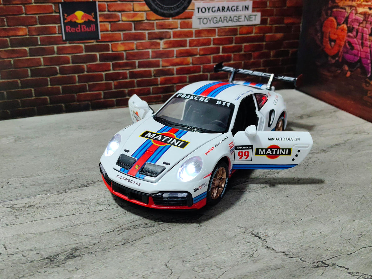 NO:4 PORSCHE 911 GT3 RSR RALLY 1:32 SCALE