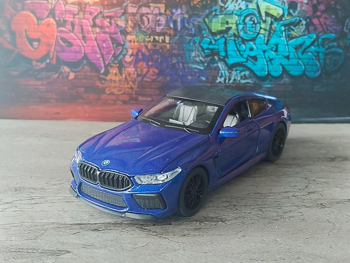 NO:1 BMW M8 J 1:32 SCALE