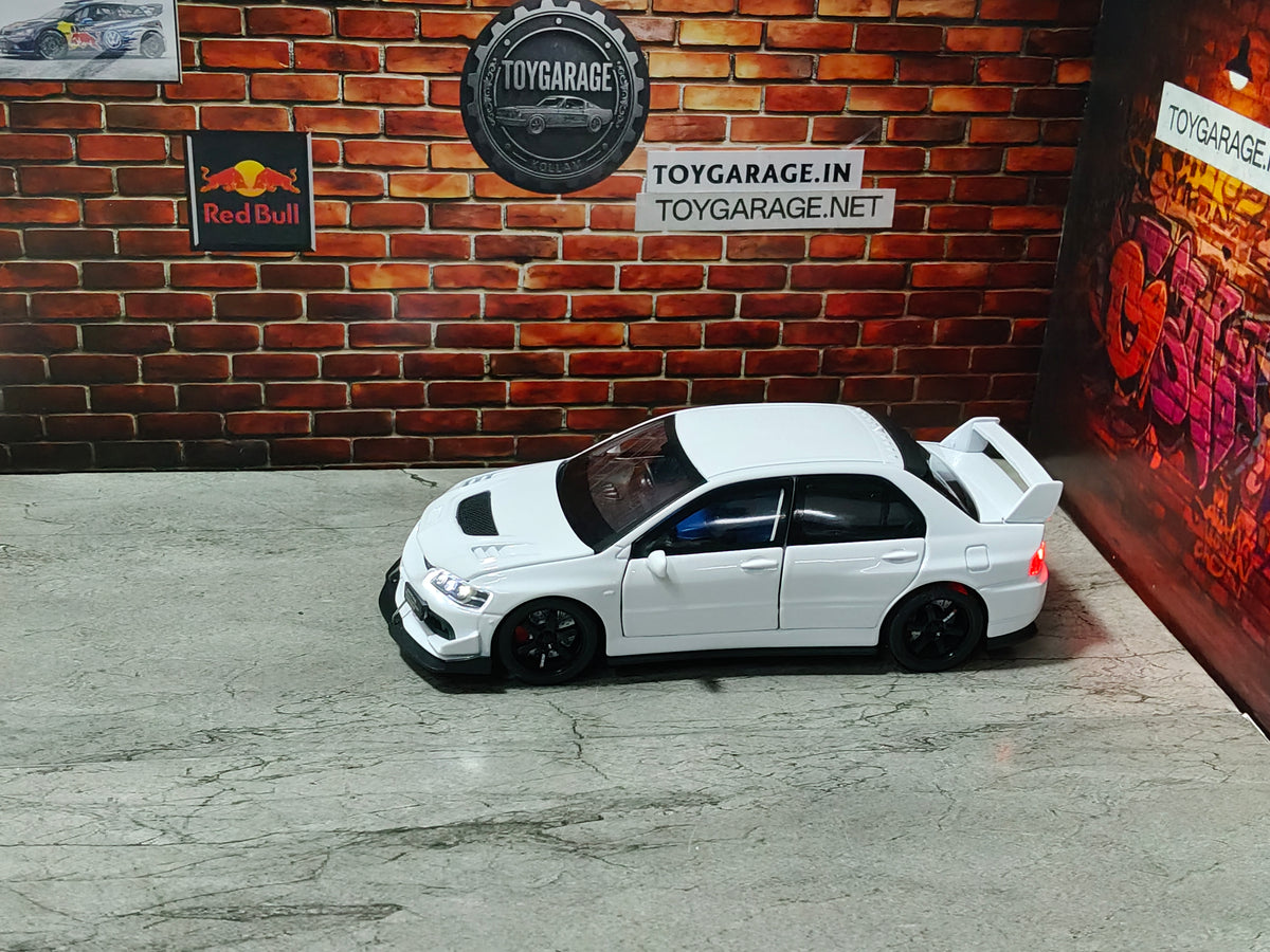 NO:15 MITSUBISHI LANCER EVOLUTION 1:32 SCALE