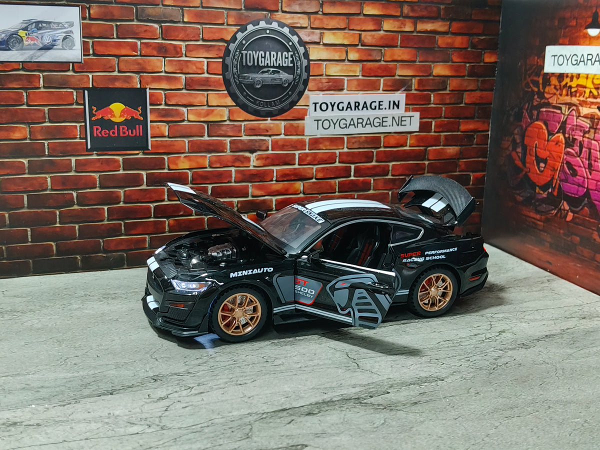 NO:7 MUSTANG SHELBY GT500 1:32 SCALE