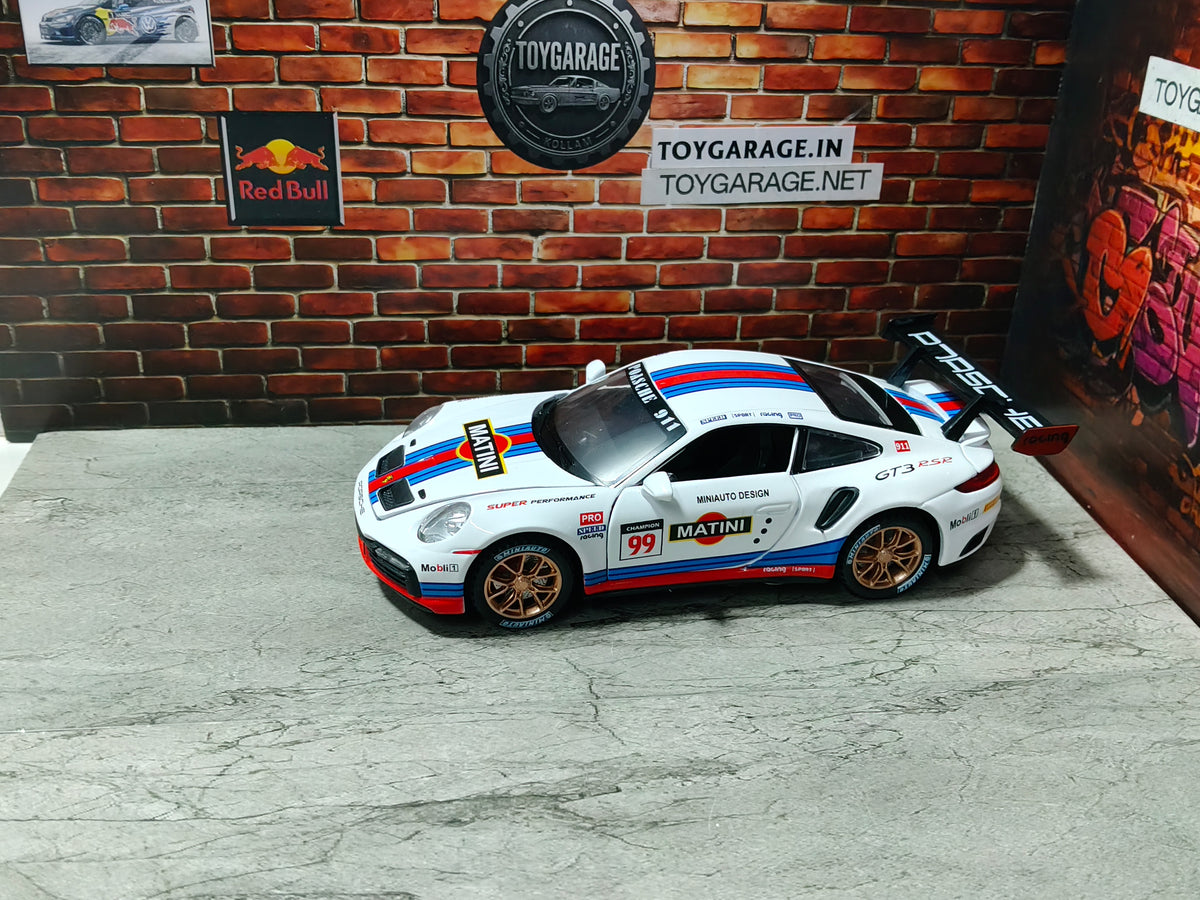 NO:4 PORSCHE 911 GT3 RSR RALLY 1:32 SCALE