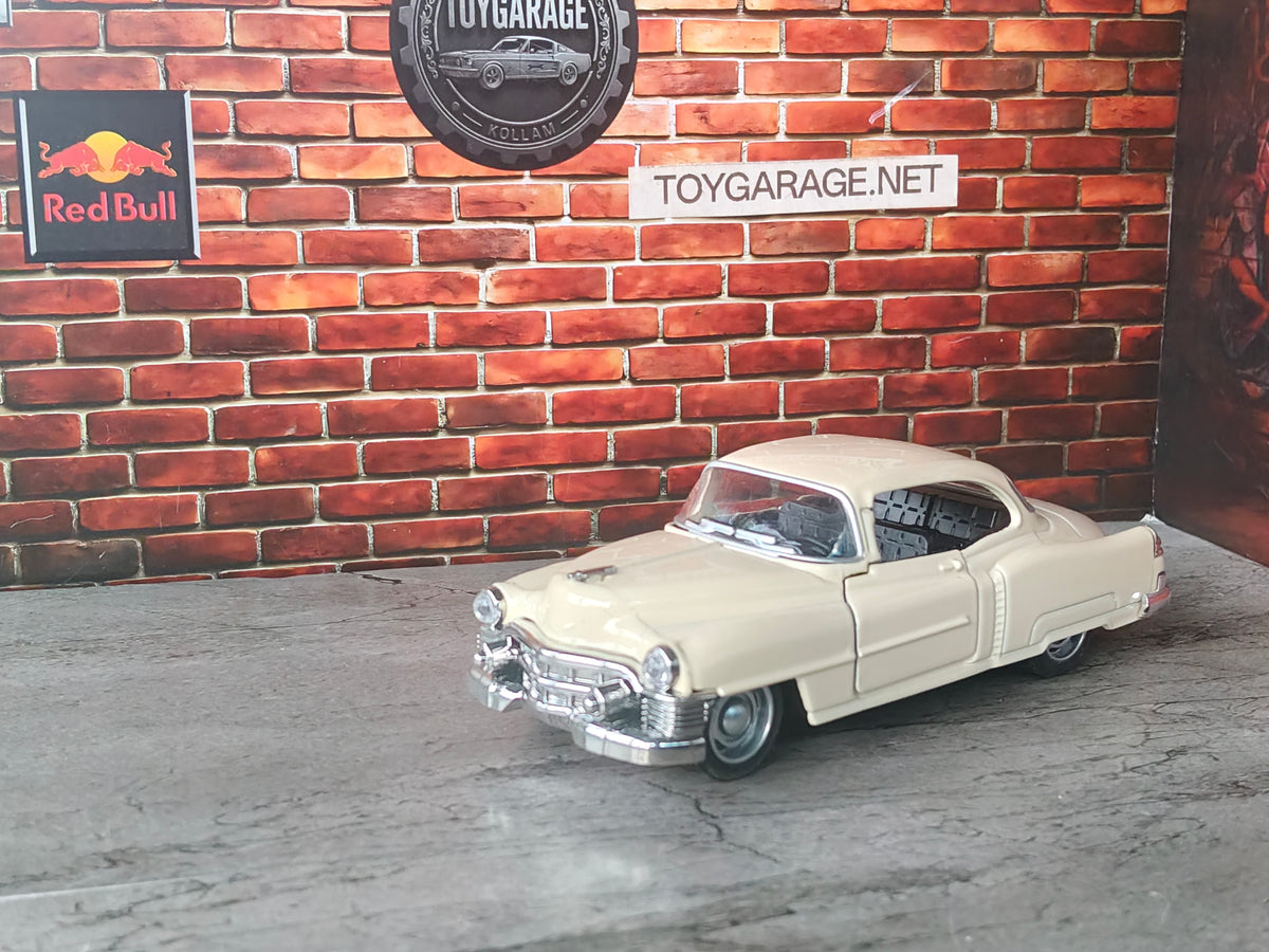 NO:66 CADILLAC 1953 COUPE 1:36 SCALE