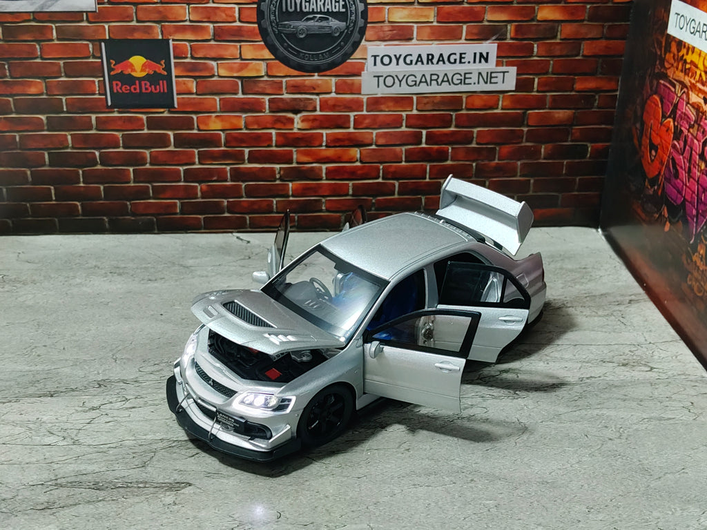 NO:15 MITSUBISHI LANCER EVOLUTION 1:32 SCALE