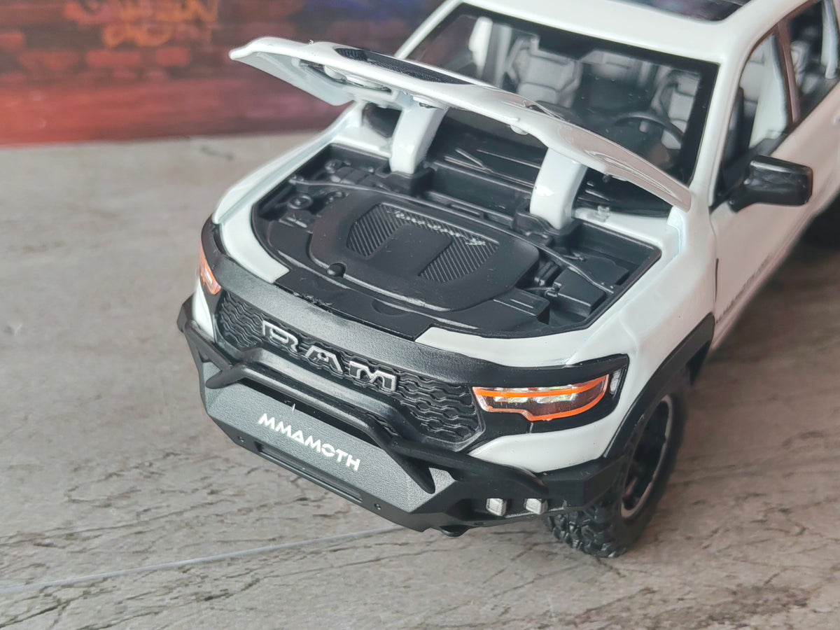 NO:28 RAM MAMMOTH 1:32 SCALE