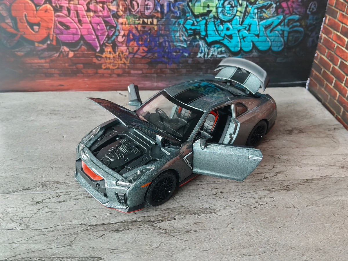 NO:30 NISSAN GTR R35 1:32 SCALE