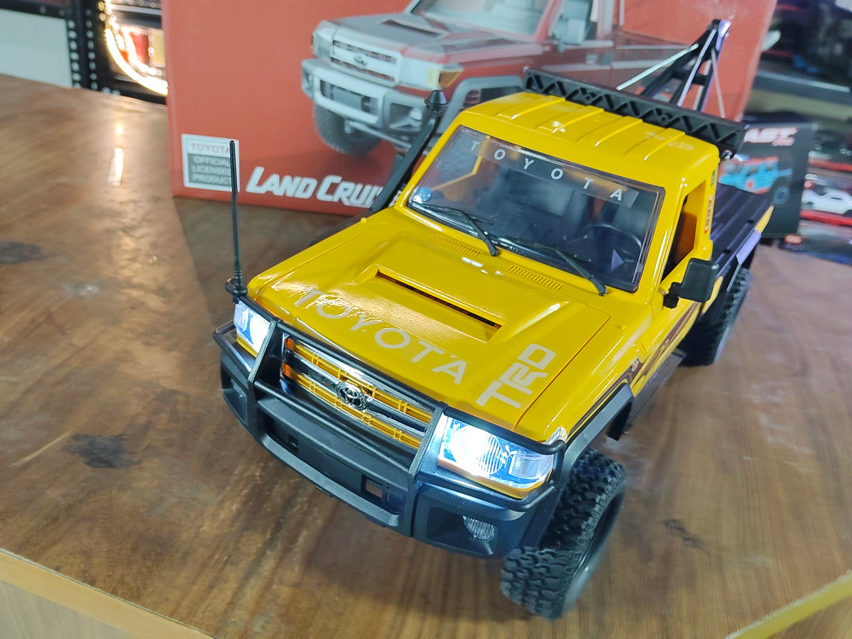 NO:10 TOYOTA LAND CRUISER LC 79 MN-82T 1:12 SCALE