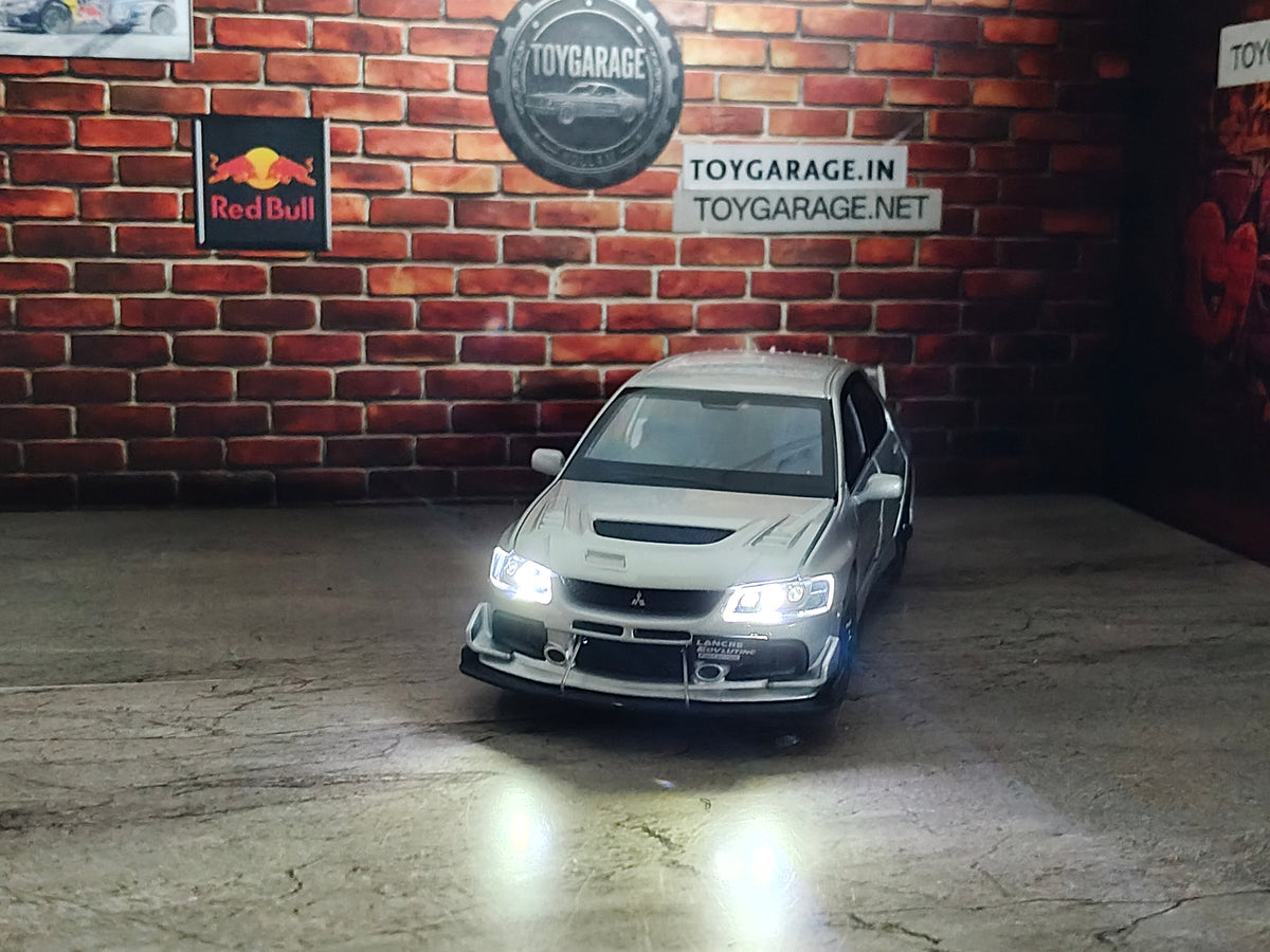 NO:15 MITSUBISHI LANCER EVOLUTION 1:32 SCALE
